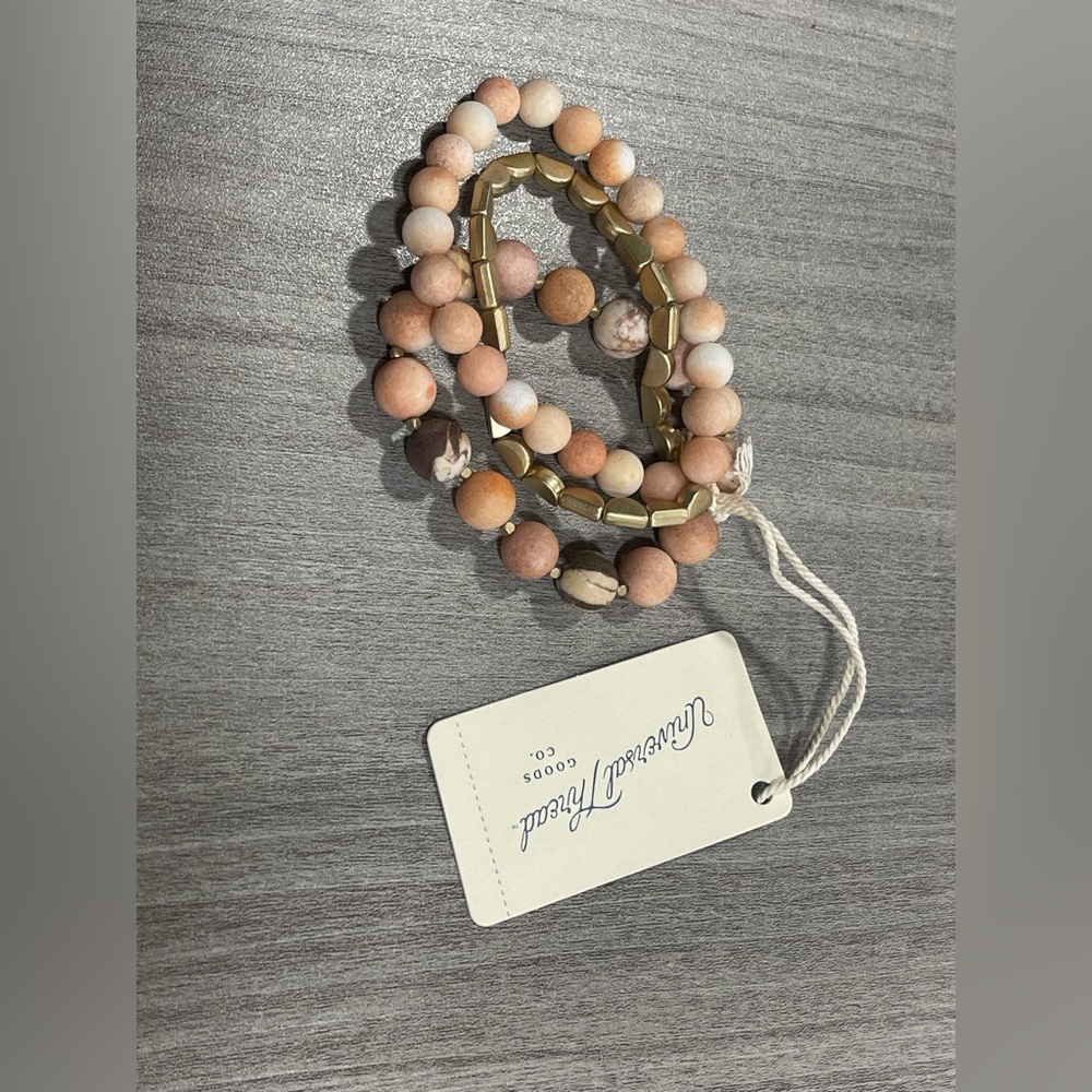 New Universal Thread Peach Cream Bracelet C31